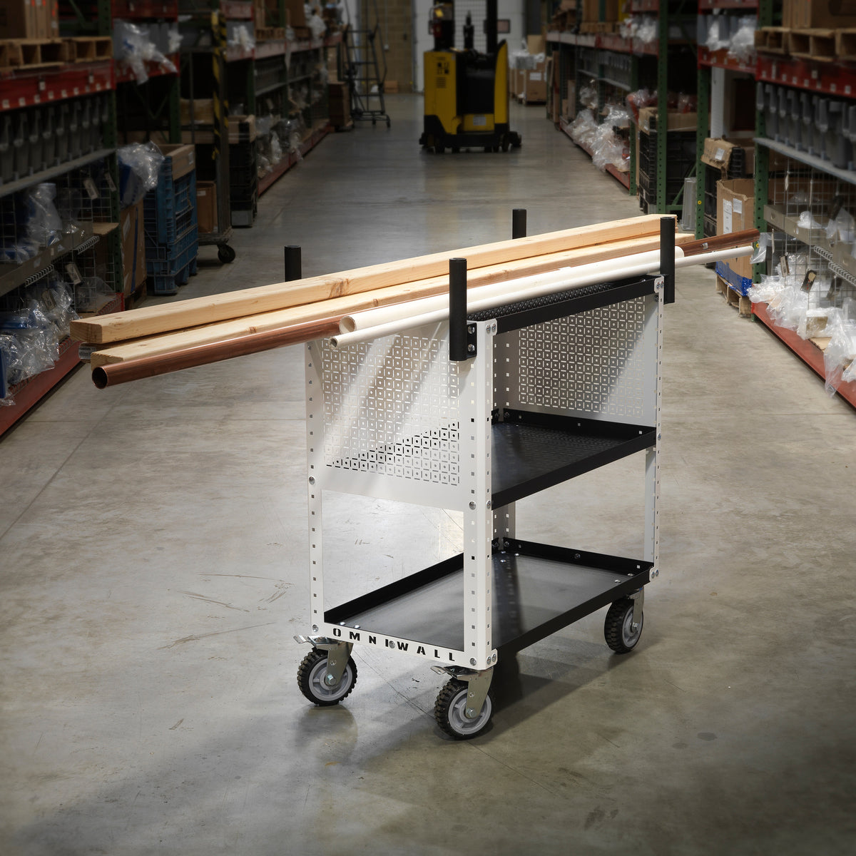 Heavy-Duty OmniCart Base Series vertical handle detail